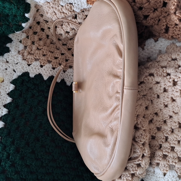 Vintage tan leather shoulder bag - Picture 9 of 9